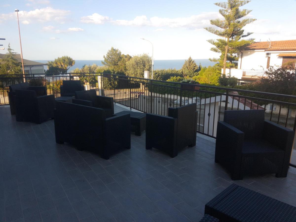 Alba De Mar B&B โรเซโต กาโป สปูลีโก ภายนอก รูปภาพ